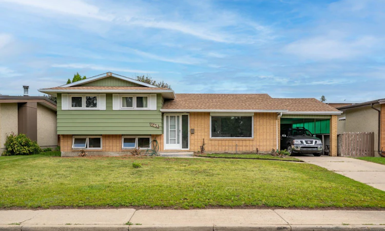 1163 Bassett Crescent NW