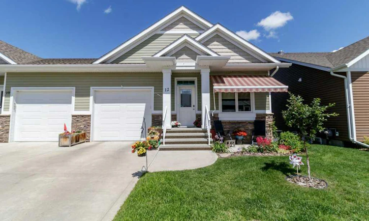 12 Beardsley Crescent