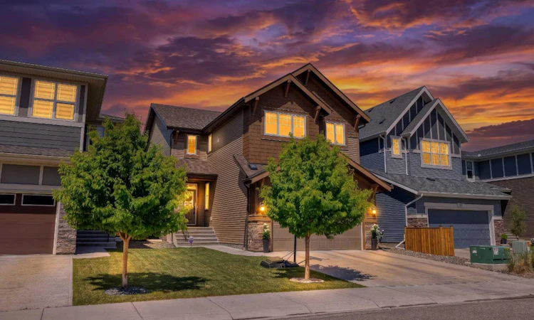 15 Tuscany Ridge Manor NW