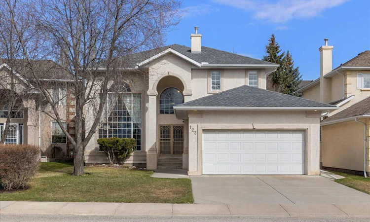 123 Schiller Crescent NW