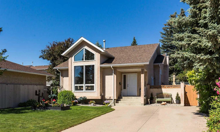 44 Lakhota Road W