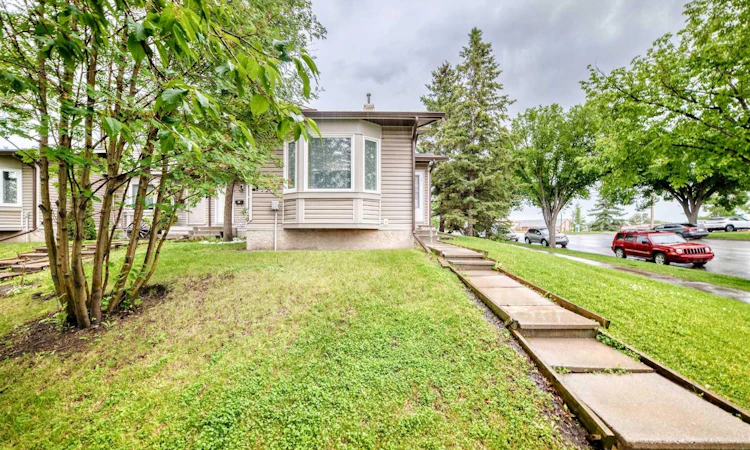 15 Falshire Terrace NE