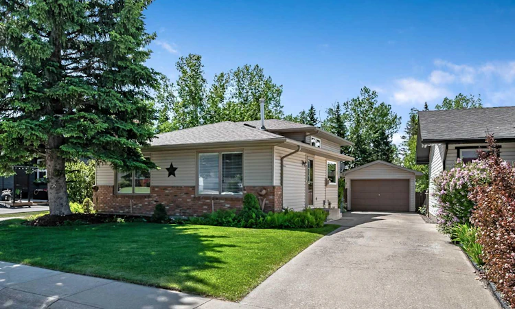165 Thorson Crescent