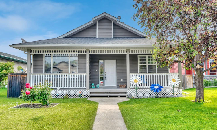 303 Robert Street SW