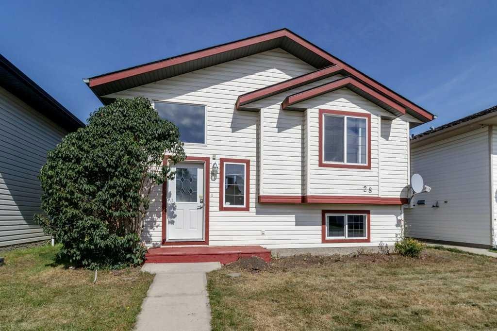 28 Hunter Road, Sylvan Lake, AB, T4S 2L6