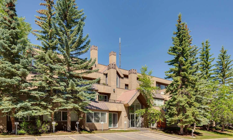 2-219 Village Terrace SW