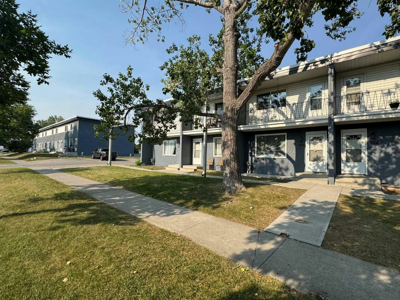 303-2211 19 Street NE, Calgary, AB, T2E 4Y5