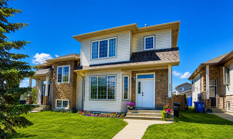 253 Grosbeak Way