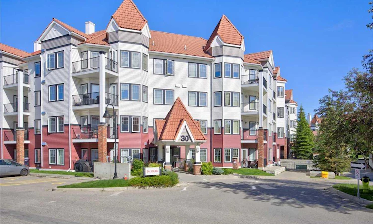 218-30 Royal Oak Plaza NW