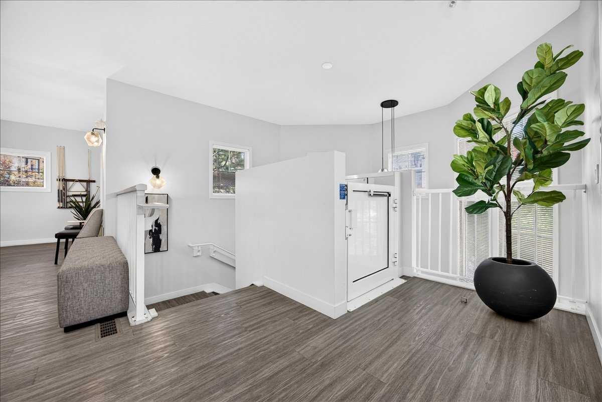 218-30 Royal Oak Plaza NW, Calgary, AB, T3G 0C1 - 38