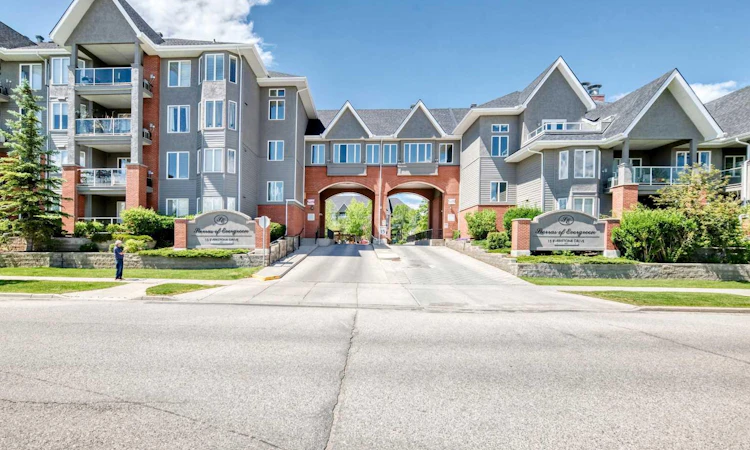 359-15 Everstone Drive SW