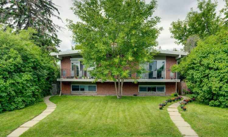 2431 & 2429 26 Street SW