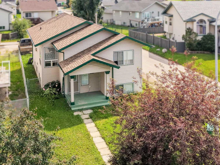 10761 74 Avenue, Grande Prairie, AB, T8W 2T2