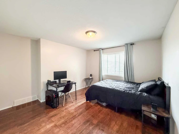 10761 74 Avenue, Grande Prairie, AB, T8W 2T2 - 12