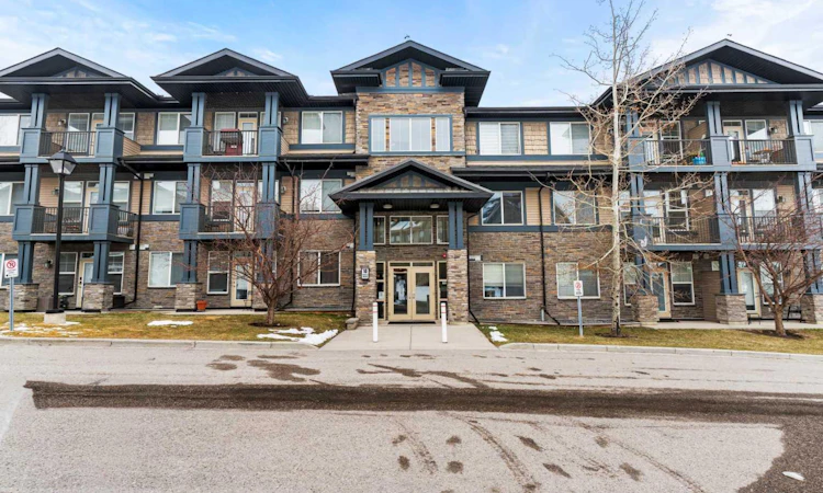 212-10 Panatella Road NW