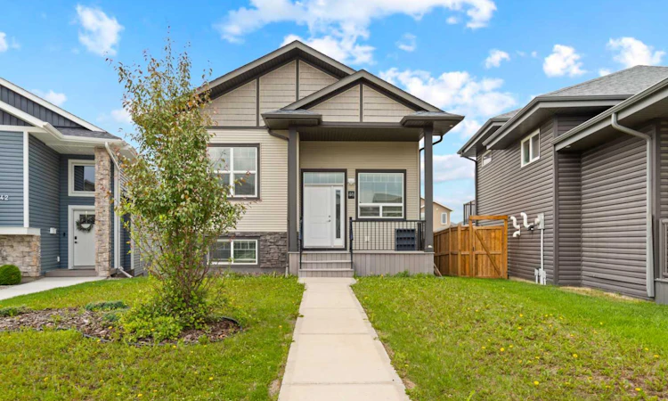 46 Village Crescent