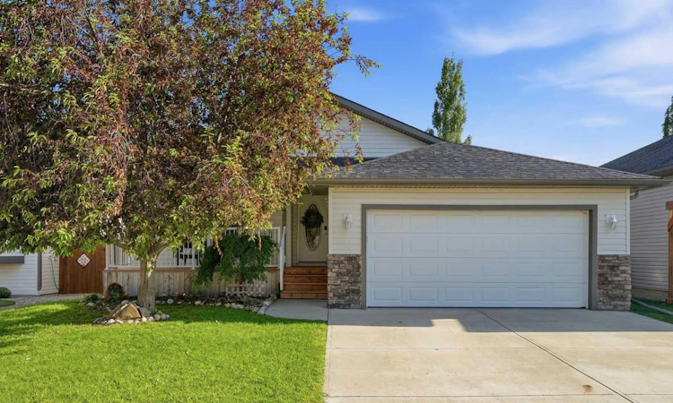 412 Highland Close