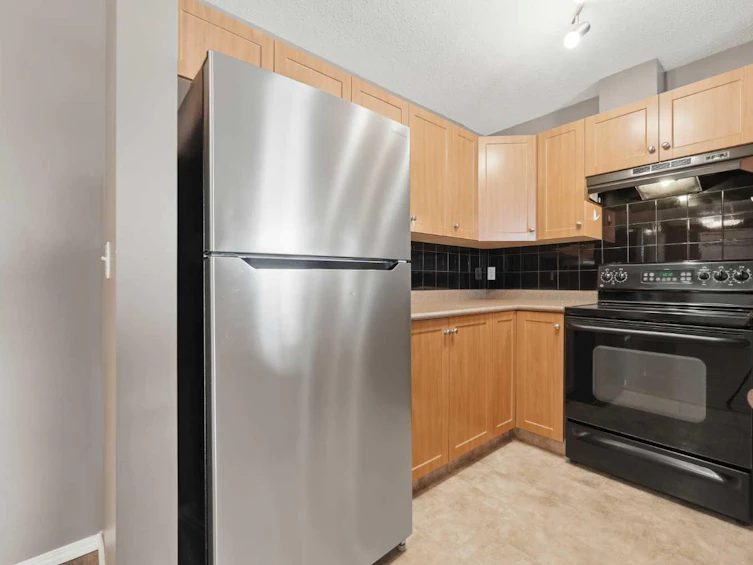 3408-10 Prestwick Bay SE, Calgary, AB, T2Z 0B3 - 4