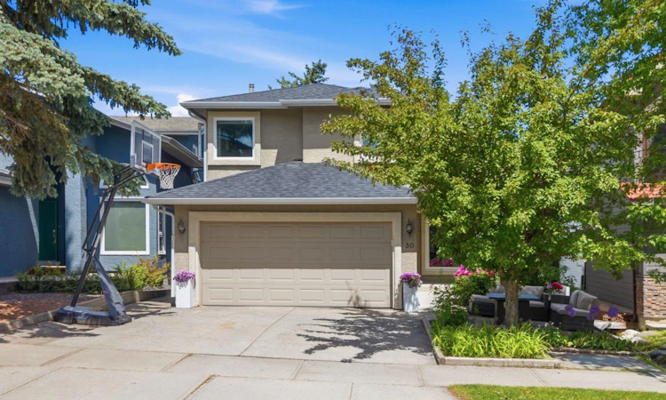 30 Strathcona Road SW