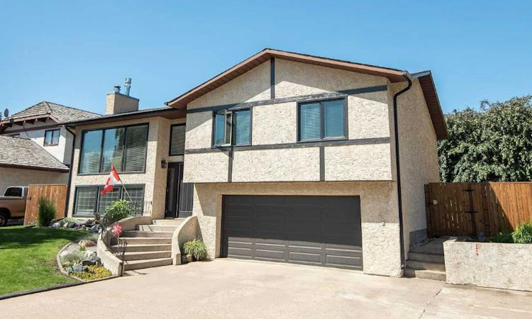 89 Mccullough Crescent