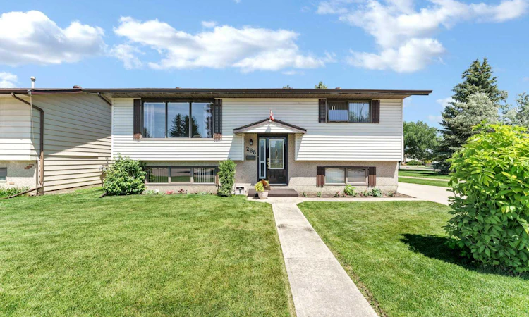 288 Ross Glen Drive SE