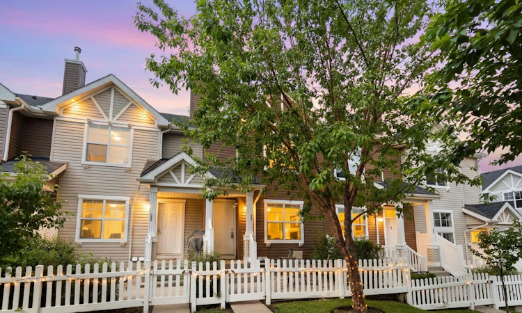 361 Elgin Gardens SE