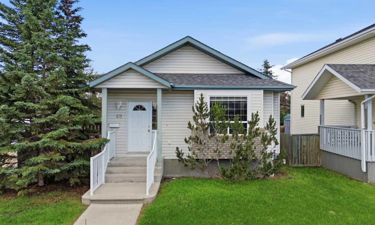 69 Durand Crescent