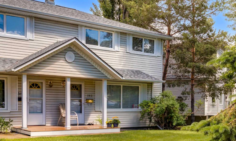 383 Killarney Glen Court SW