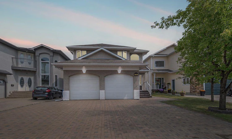 193 Fisher Crescent