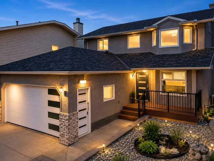 256 Riverside Mews SE, Calgary, AB, T2C 3Y8 - 2