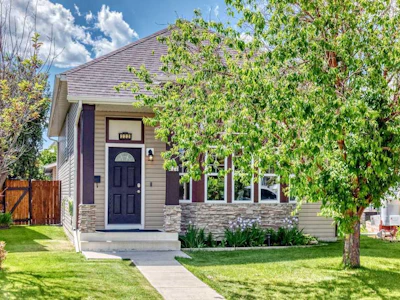 222 Covewood Close NE - 2