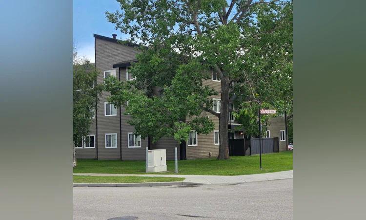 316A-5611 10 Avenue