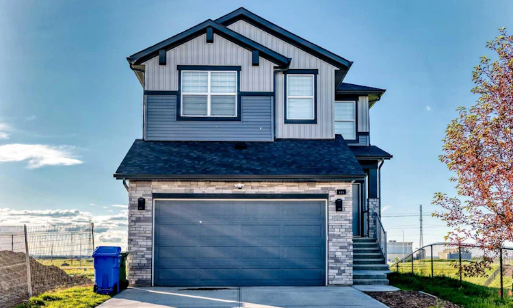 171 Corner Glen Grove NE