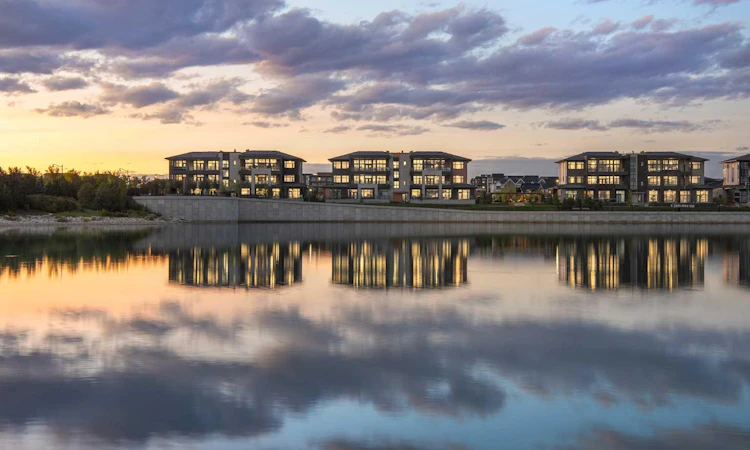 302-170 Marina Cove SE