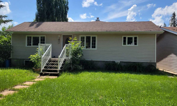 108 2 Avenue W
