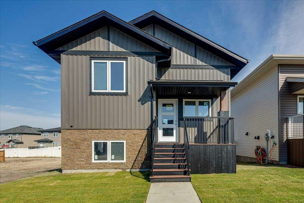 12 Memorial Parkway, Red Deer County, AB, T4E 3B7