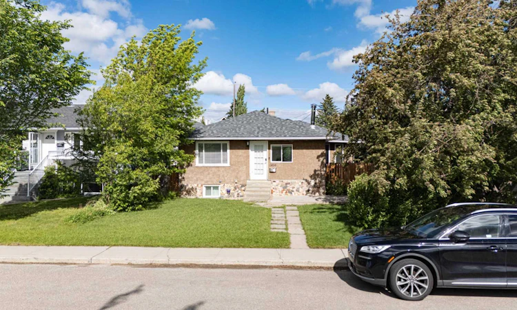1410 42 Street SW