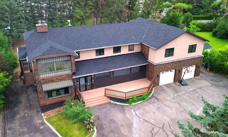 884 East Chestermere