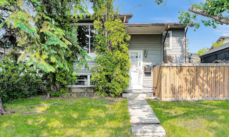 215 Erin Woods Drive SE