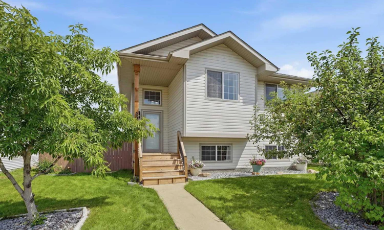 27 Hallgren Drive