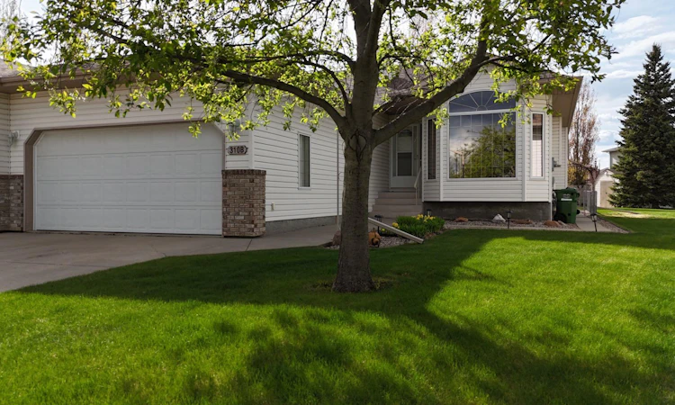 310B Edgewood Close
