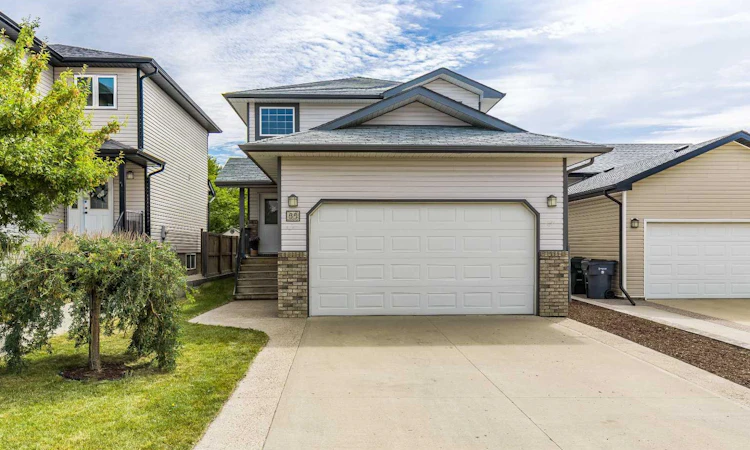 55 Vista Close SE