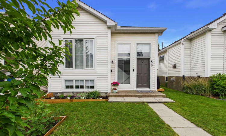 58 Hidden Crescent NW