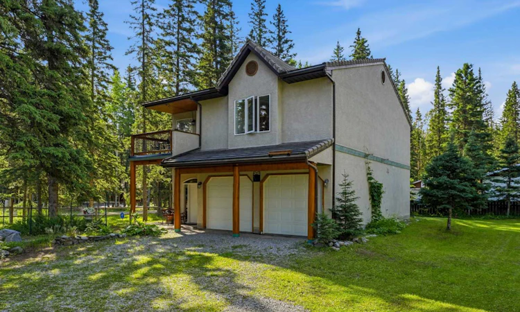 51 White Avenue