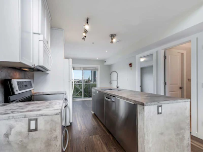 408-1540 17 Avenue SW - 5