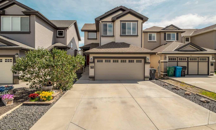 386 Moonlight Way W