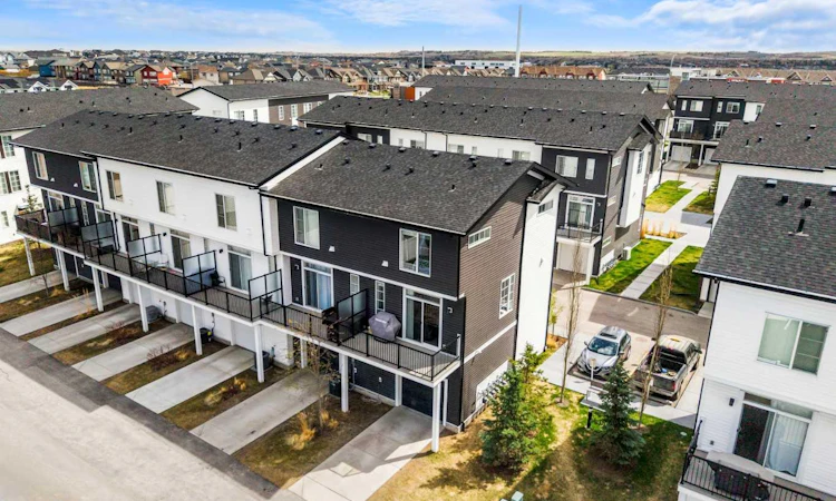 85 Walgrove Common SE