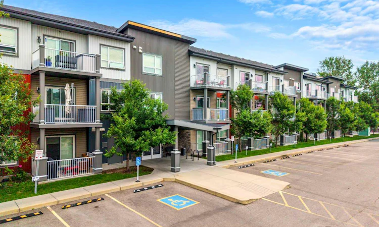 4311-5305 32 Avenue SW