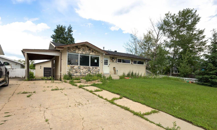 2 Moberly Crescent