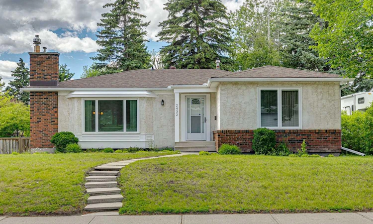 2432 Paliswood Road SW